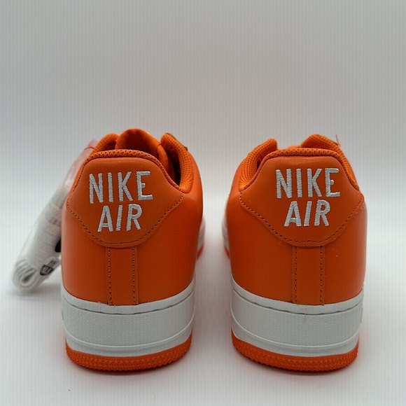 New Men’s Nike Air Force 1 Low Retro - Orange Summit - FJ1044-800 NWOB - Picture 5 of 5